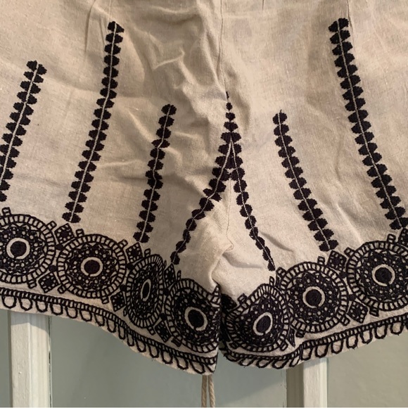Loft linen embroidered shorts - size 0 - Picture 9 of 9